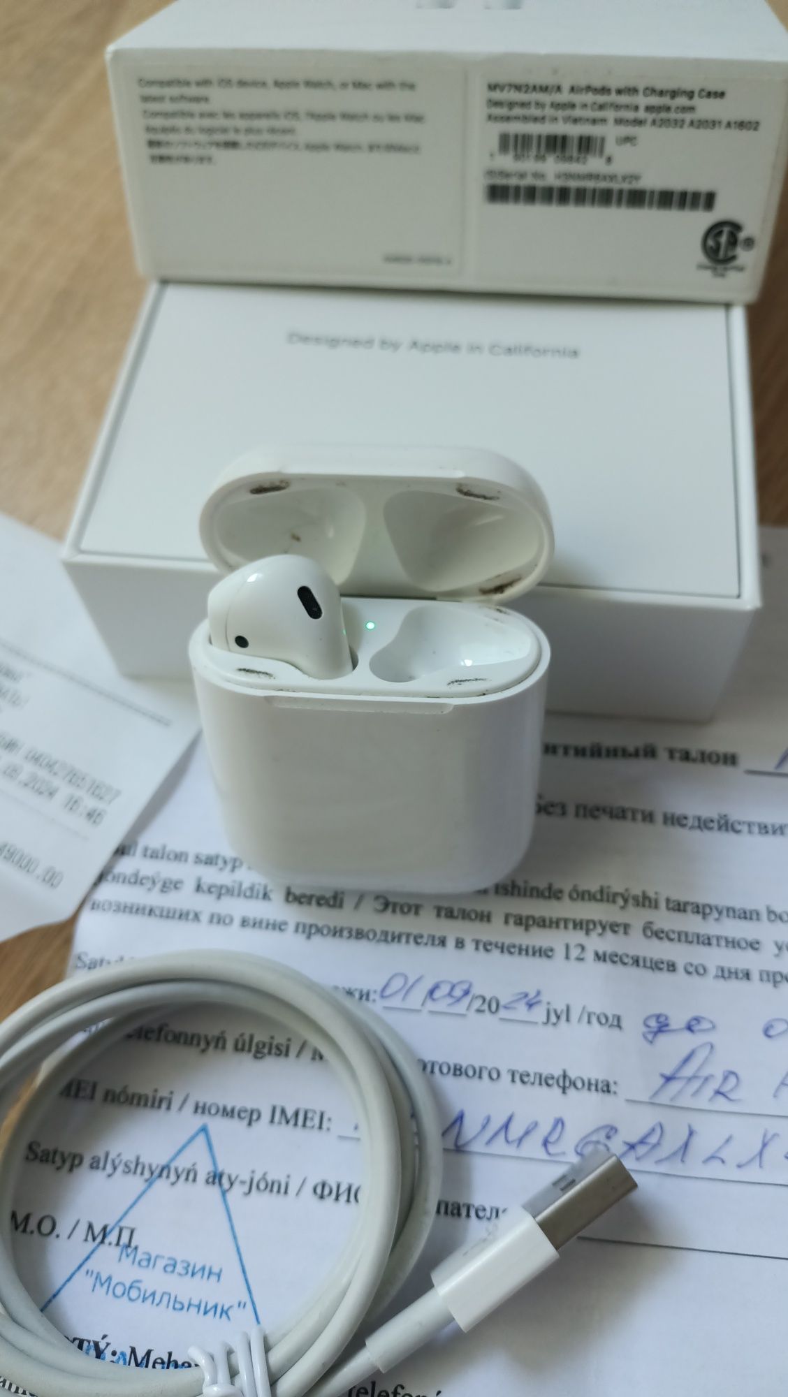 Airpods 2 продам с одним левой ушко