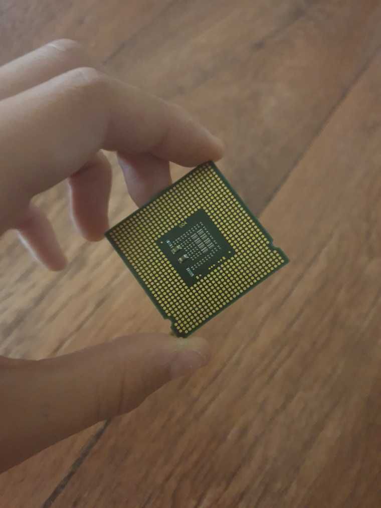 Обмен есть Intel E5200
Pentium DUAL-CORE
