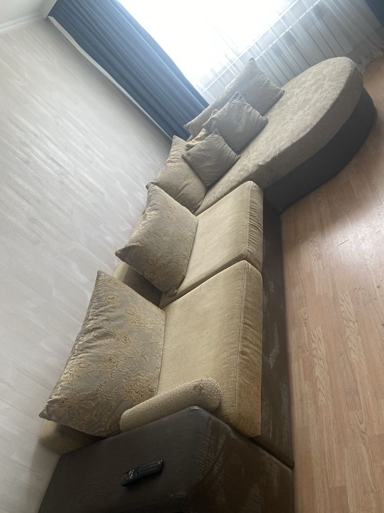 Срочно продам беларусский диван. Очень хорошем состоянии