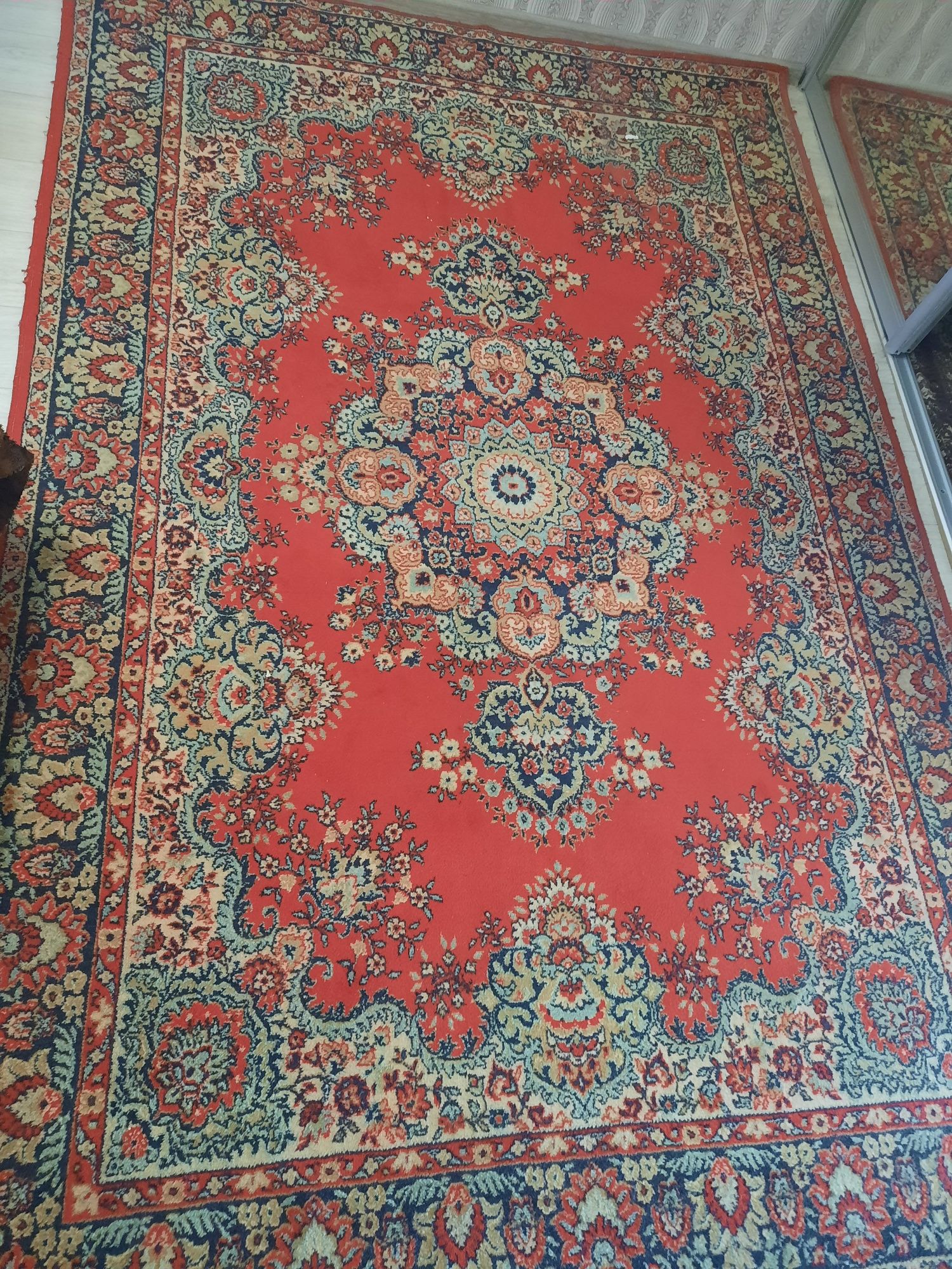 Продам ковёр шерстяной