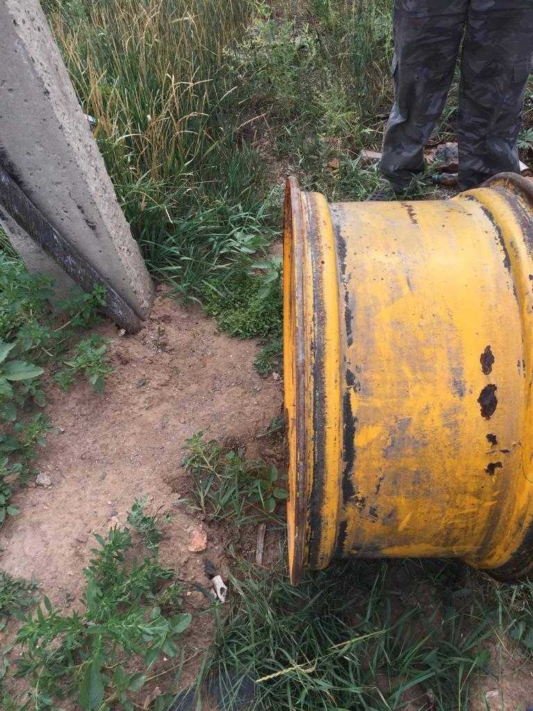 диски к экскаватору -погрузчику