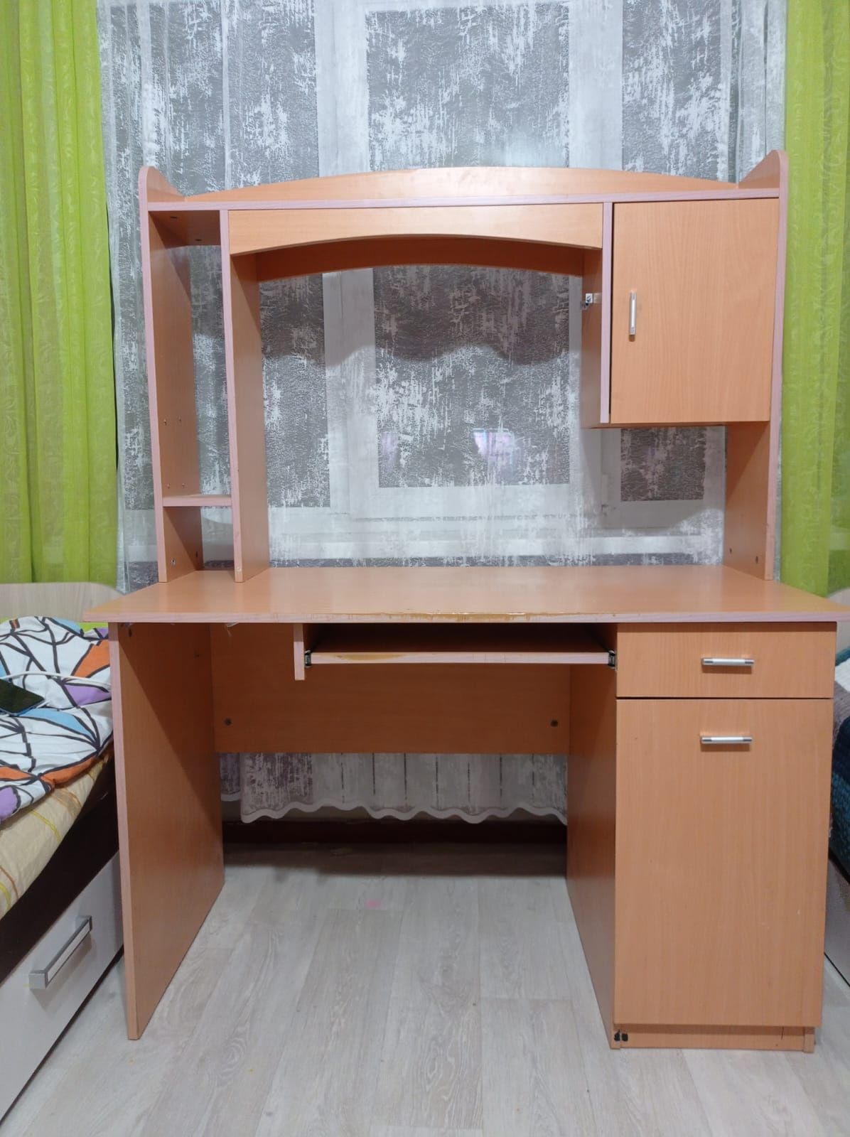 Стол компьютерный