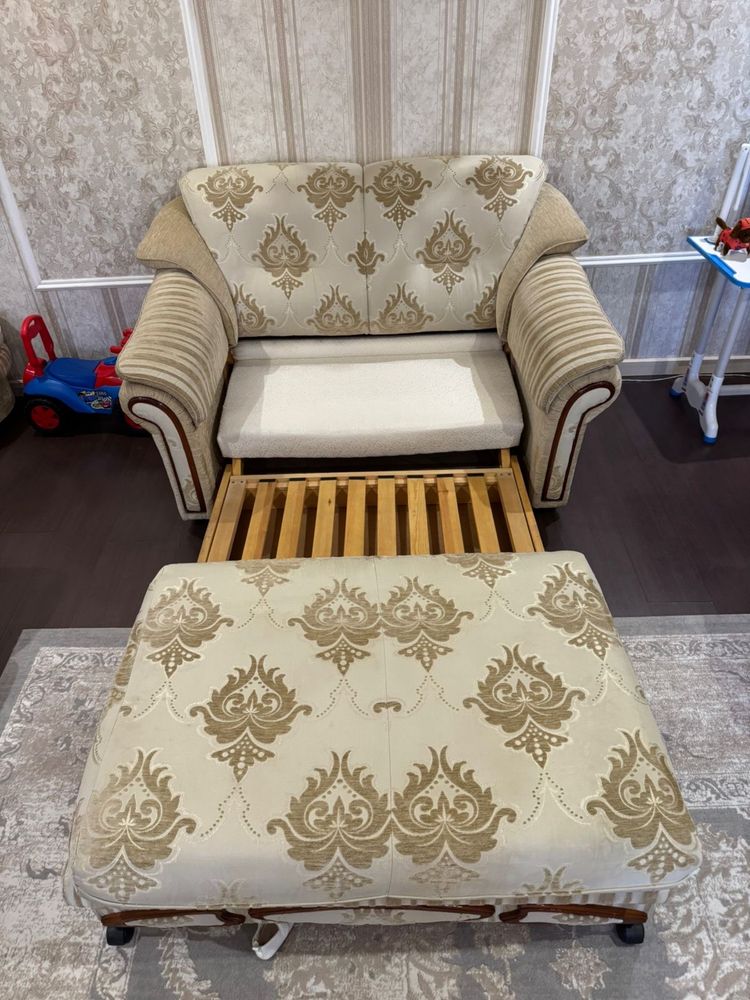 Продам диван 3/1 плюс пуфик