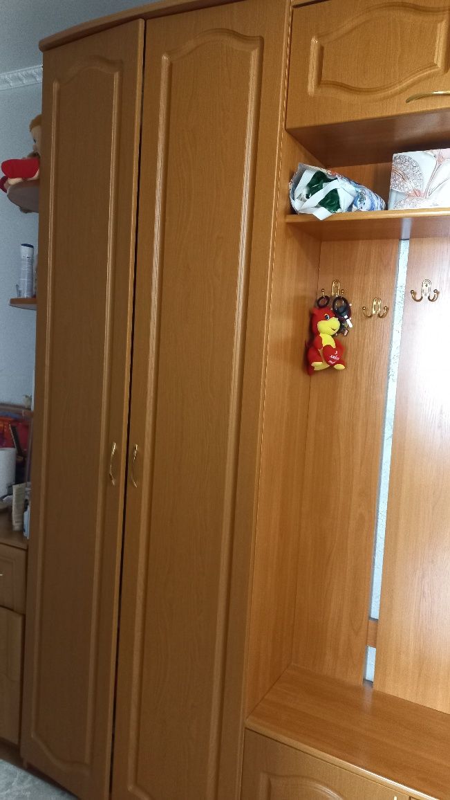 Продам прихожую в хорошем состоянии б/у