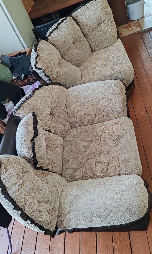 Продам диван с креслом, шкаф.