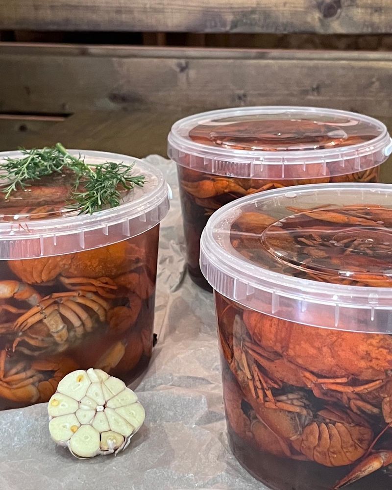 Живые и вареные раки! Морепродукты и др.