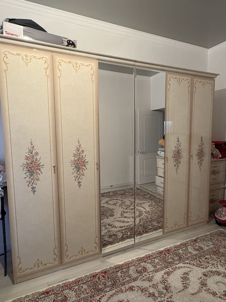 Продается спальный мебель