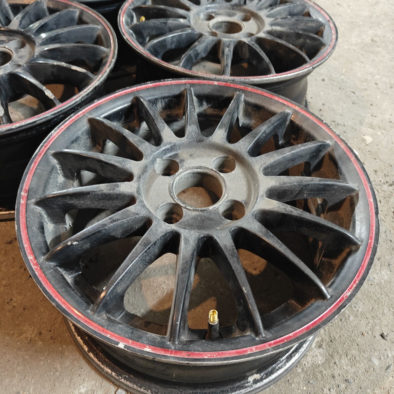 R14 PCD 4*98 Комплект легкосплавных дисков