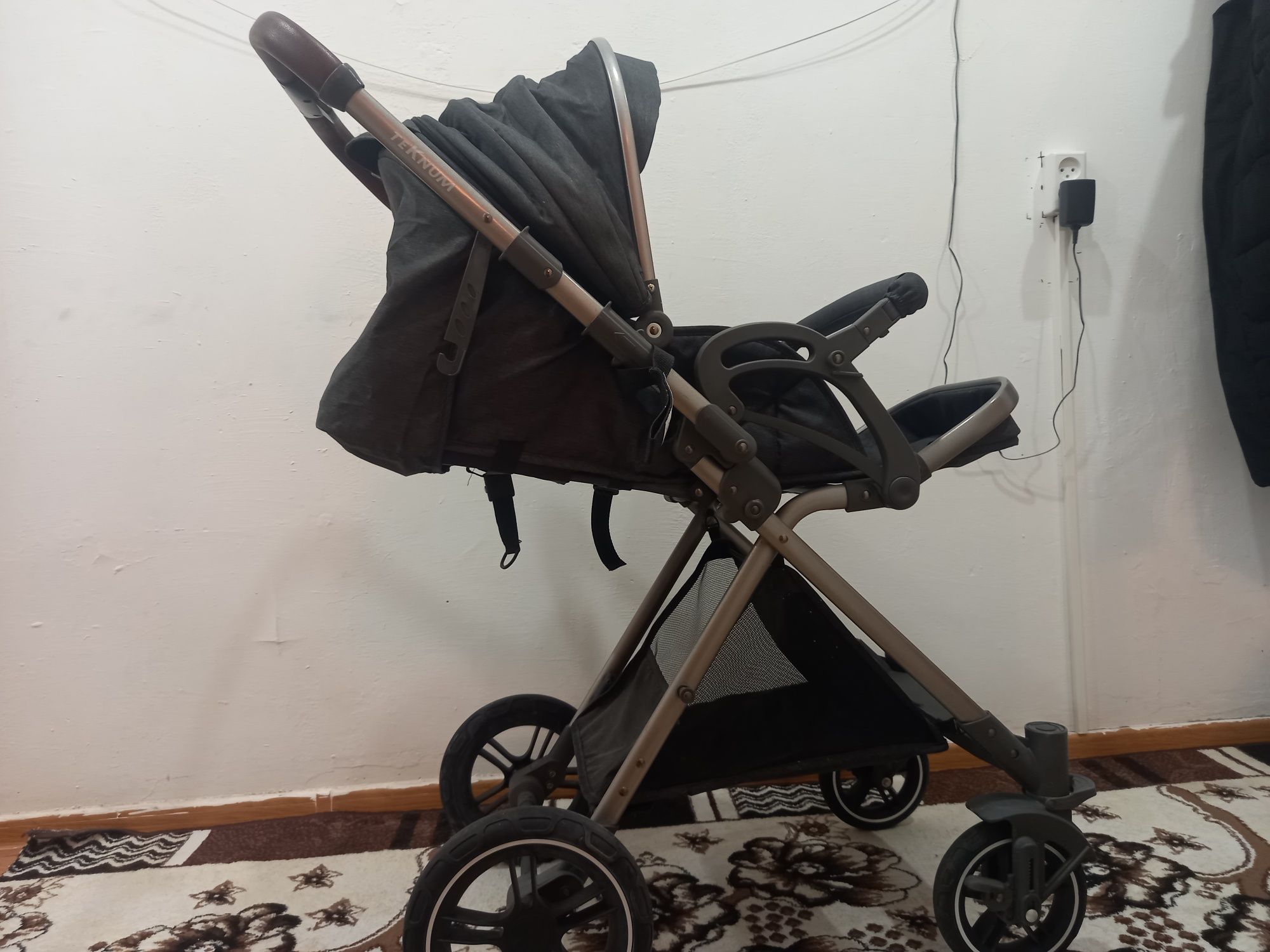 Продам коляску всесезонную
