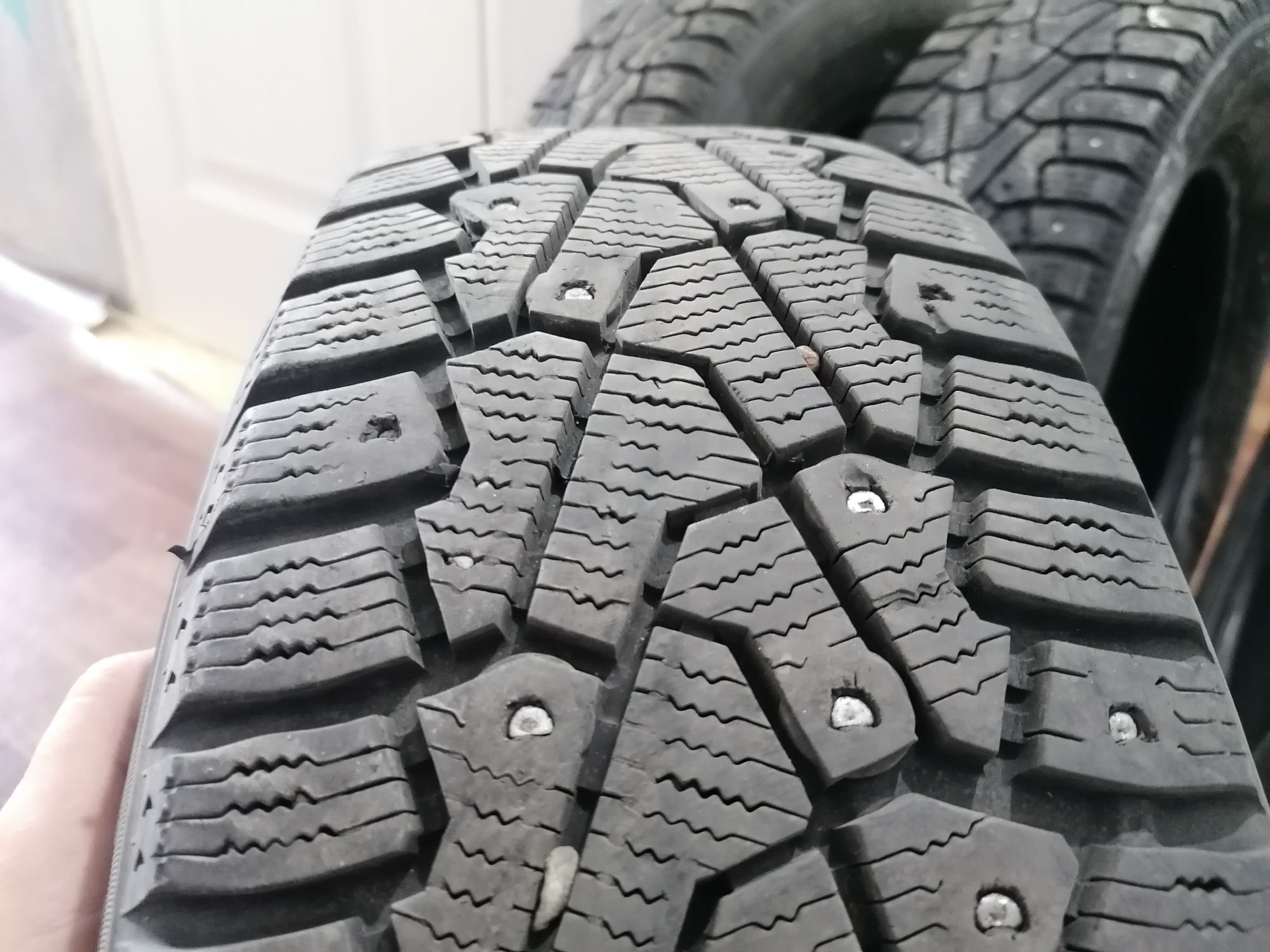Продам зимние шины R14