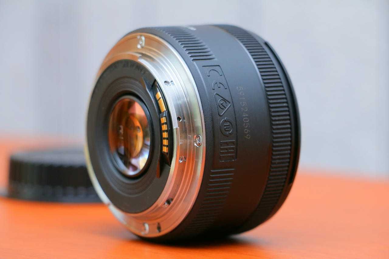 Объектив Canon EF 50mm f/1.8 STM