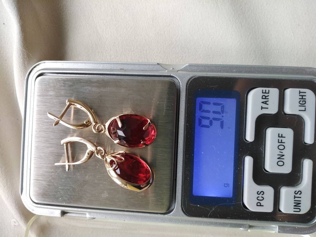 Серьги 585 пр.гранат