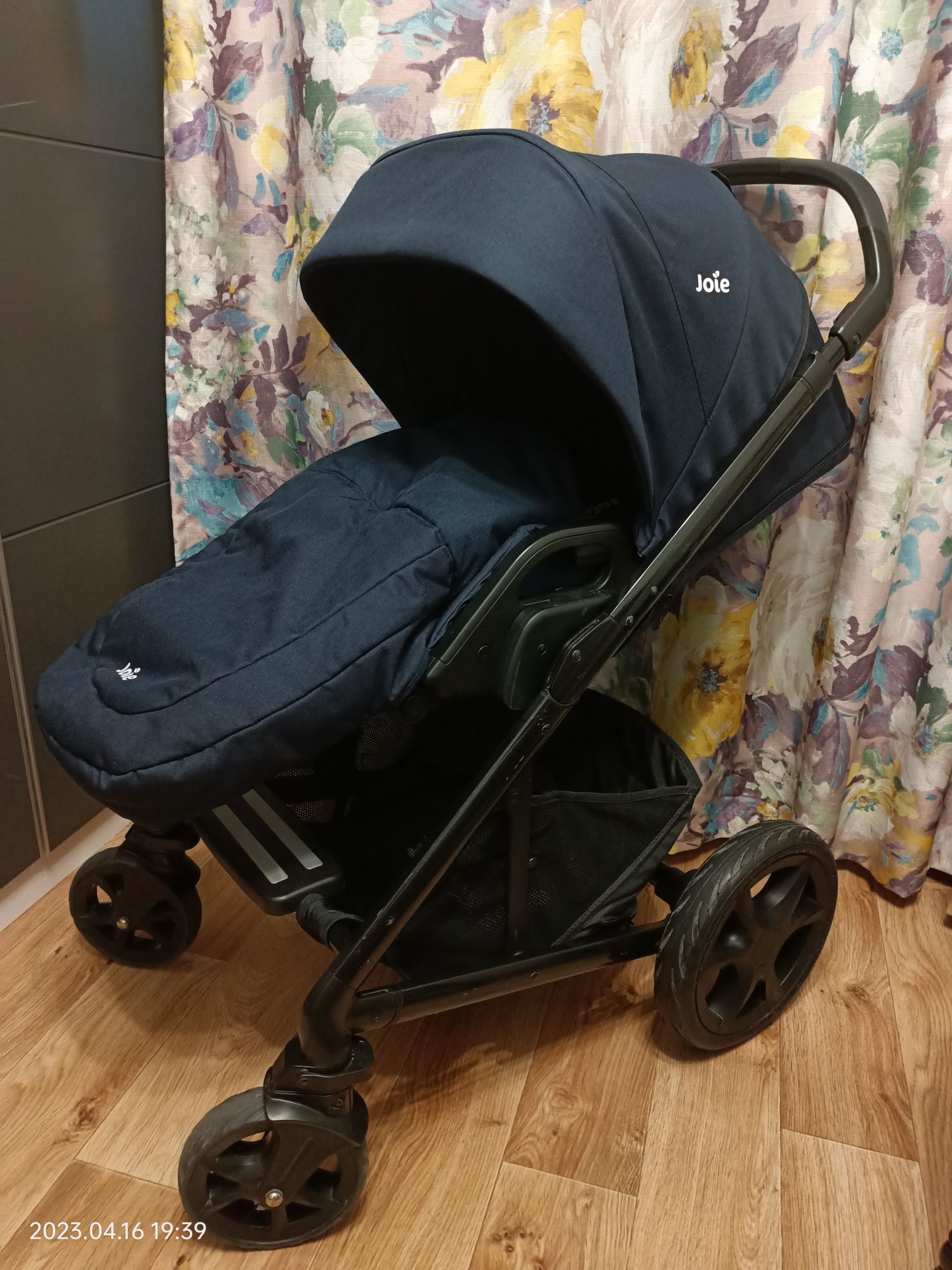 Прогулочная коляска Joie Chrome DLX
