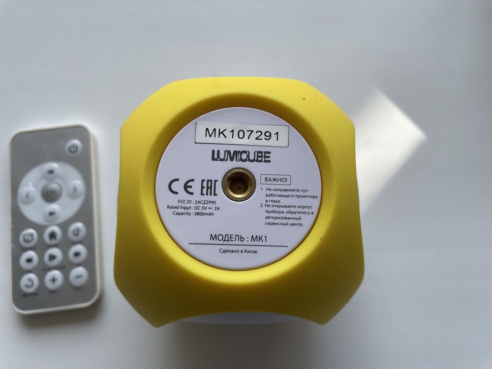 Детский портативный проектор кубик Lumicube MK1
