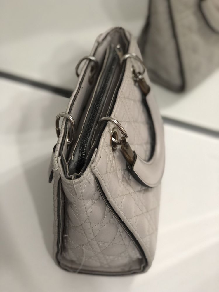 Бу сумкалар 3500 ден
