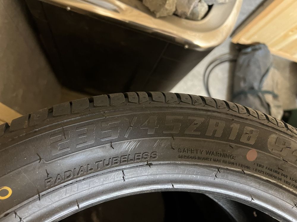 235/45/18 резина лето