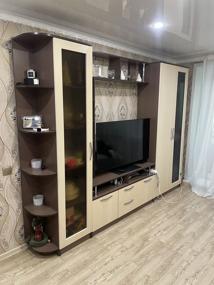 Продам стенку в гостиную