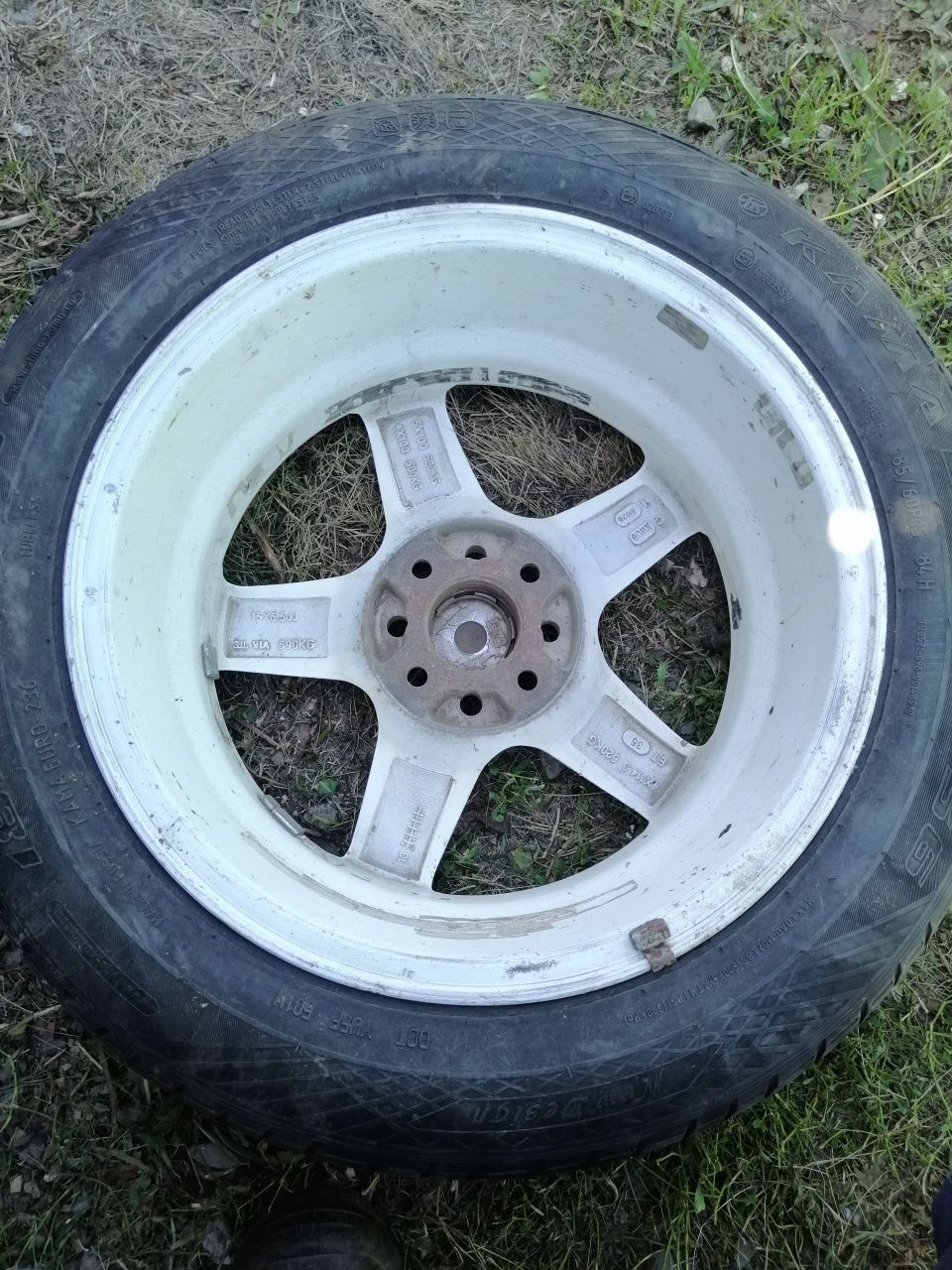 Продам колеса. 185/60 R15. В хорошем состоянии
Разболтовка 4*114.3
Рез