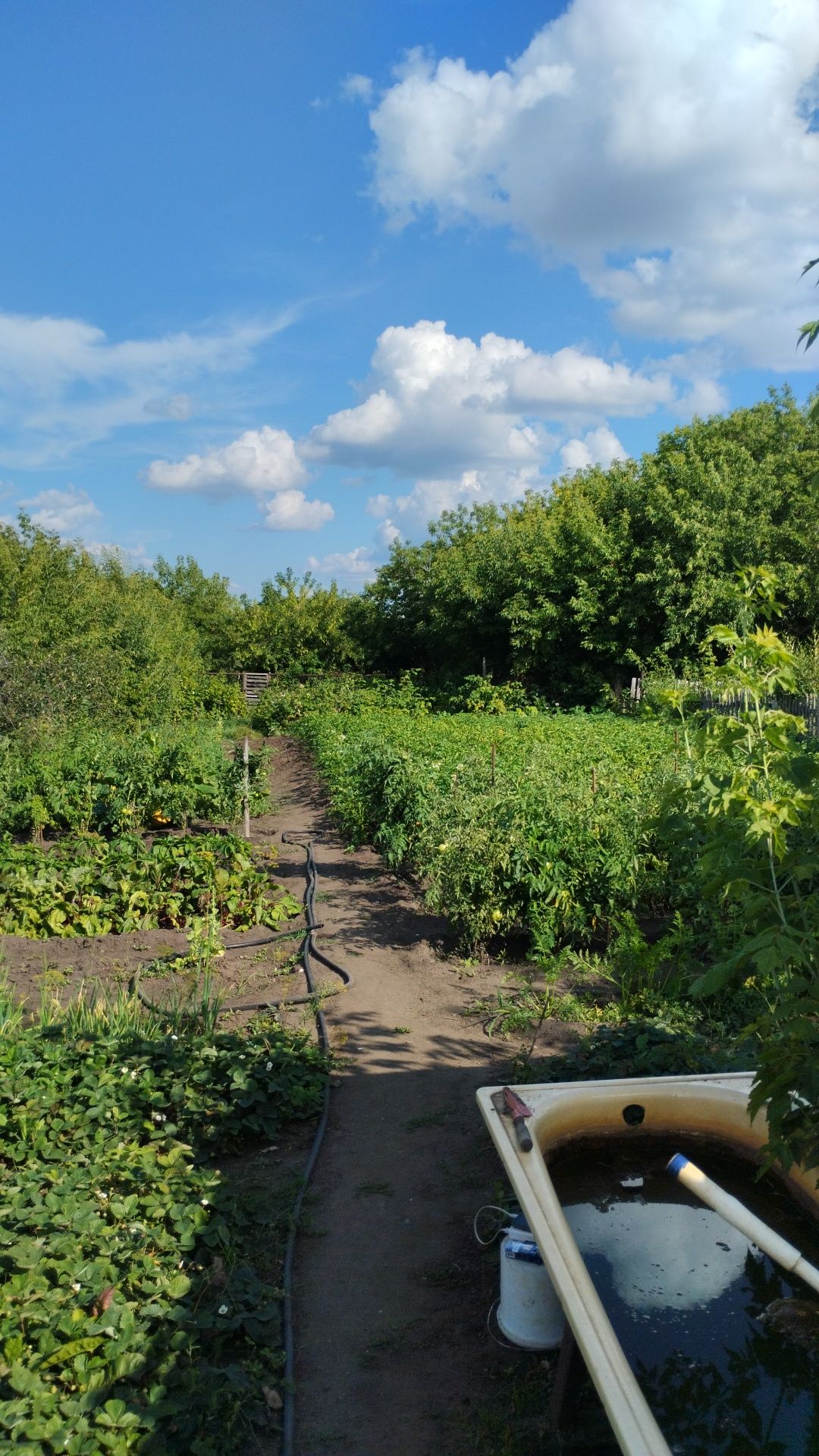 Продам 1/2 в 2х КВ.доме