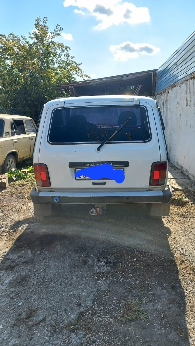 Продам  ниву по болтам