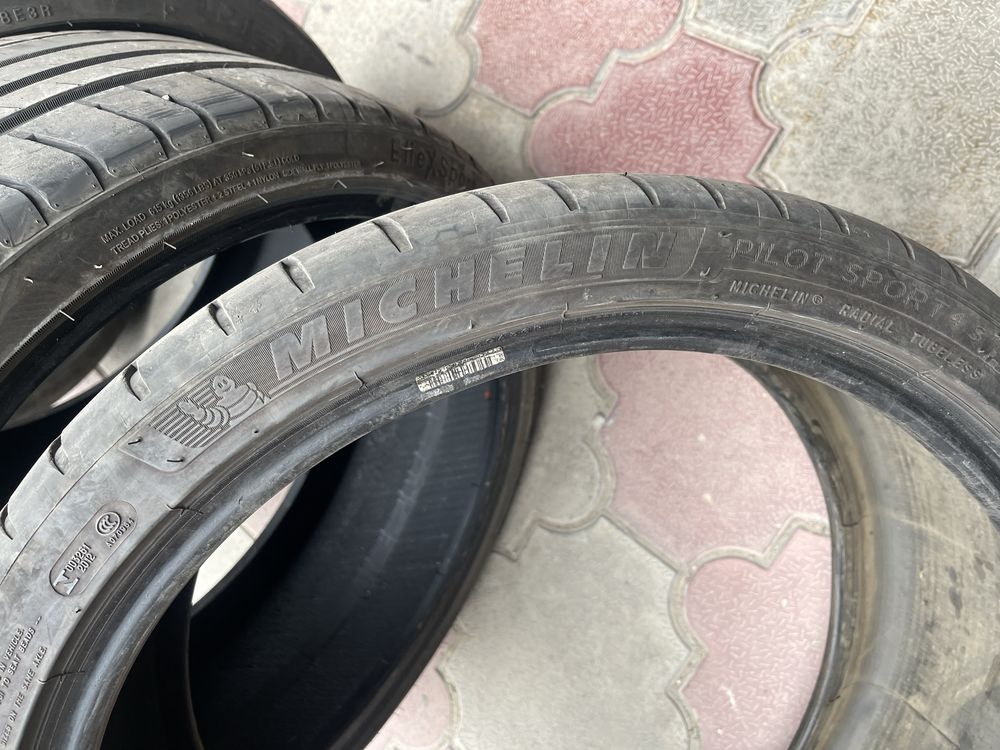 235/35/19 комплект резины