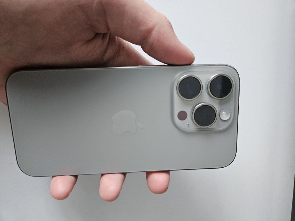 iPhone 15 pro 128 GB