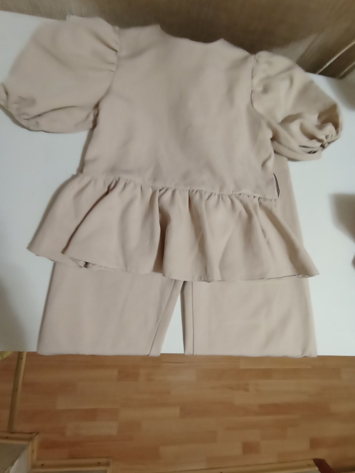 продам детский костюм на девочку