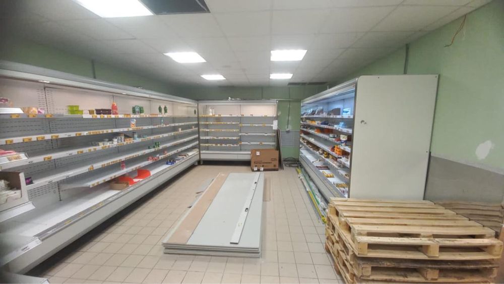 Горка холодильная бу в хорошем состоянии,витирна,холодильные горки
