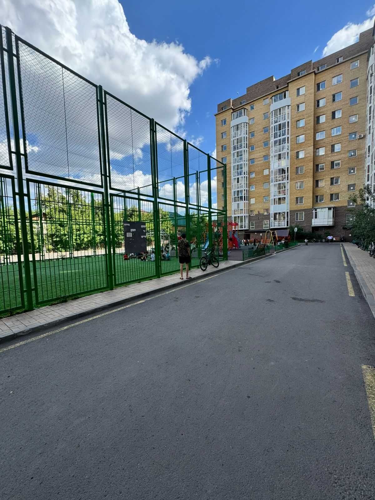 Продается уютная 2-х комнатная квартира в Золотом квадрате Столицы.