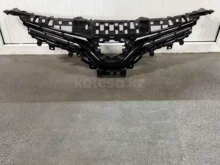 Кузовные запчасти Toyota Camry 70