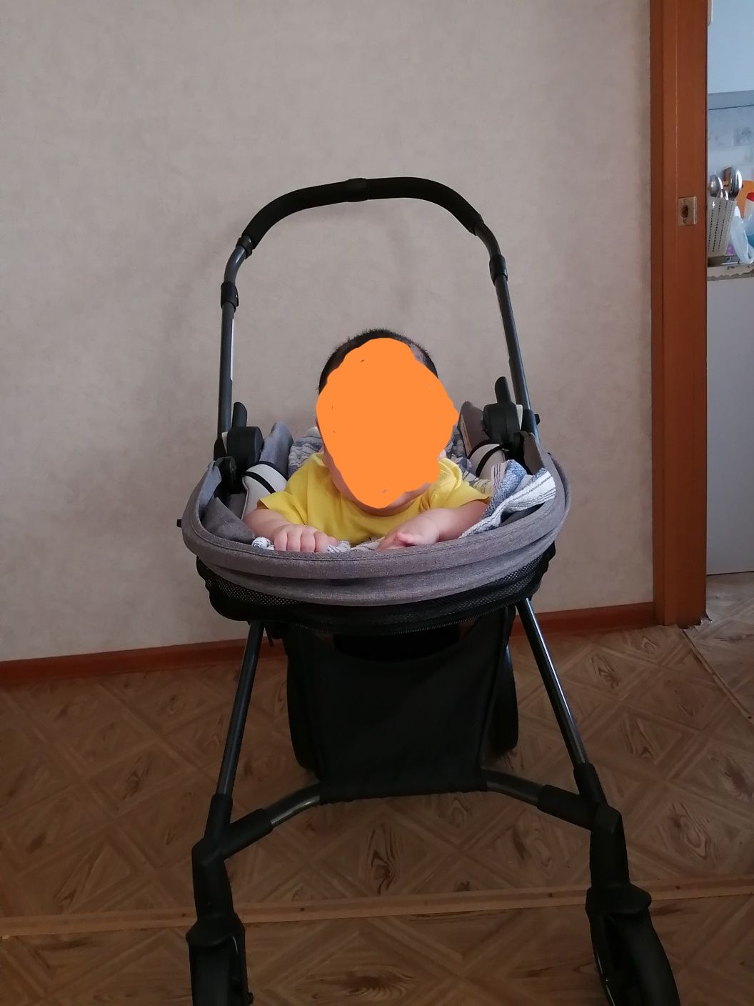 Продам коляску Evenflo