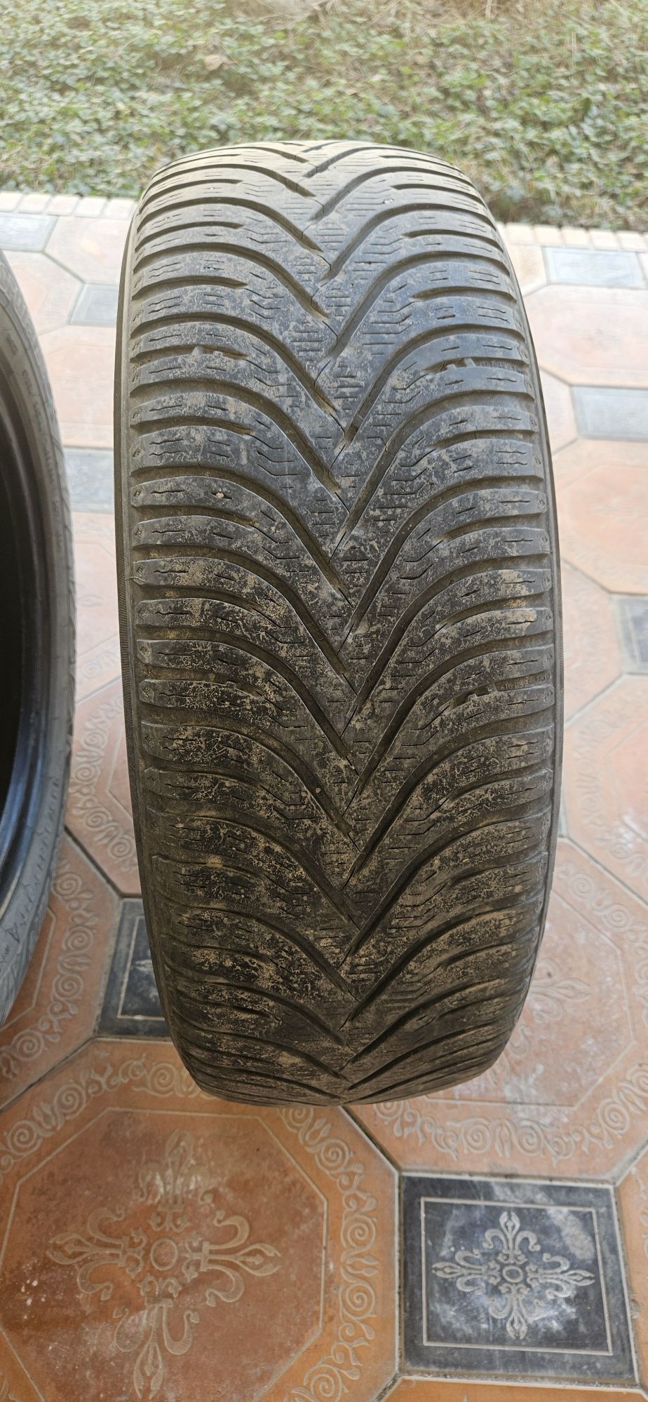 Продам б/у шины 4 шт 185/65 15