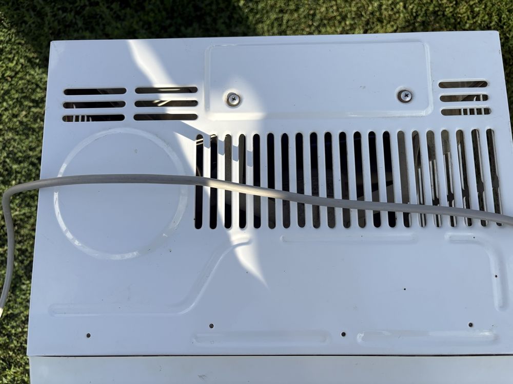 Продам б/у кондиционер оконный Midea 5