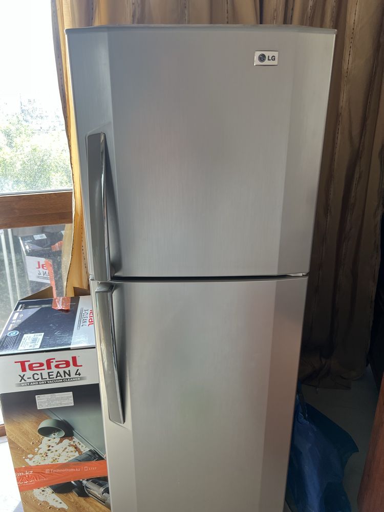 Продам холодильник LG
