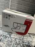 Продам швейную машинку Janome Milla