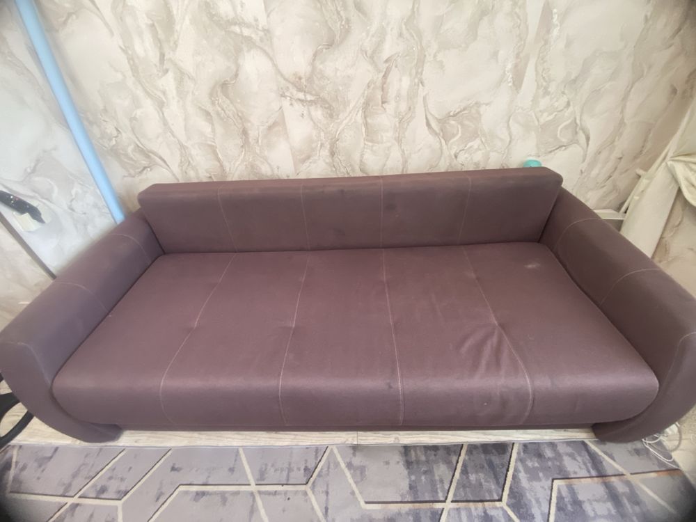 Продам диван в хорошем состояние