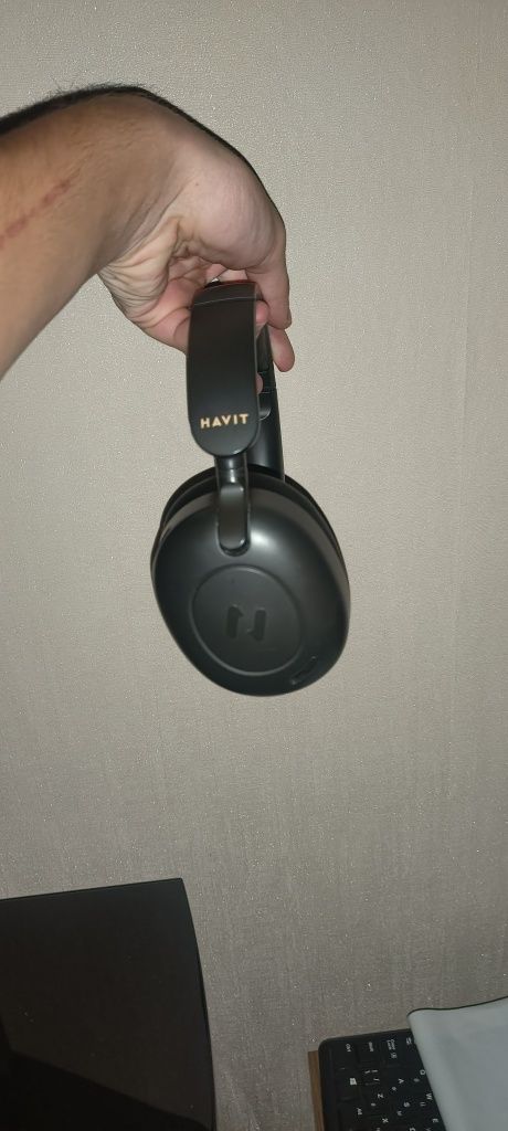 Продаю наушники HAVITI без проводные, также могут быть проводными