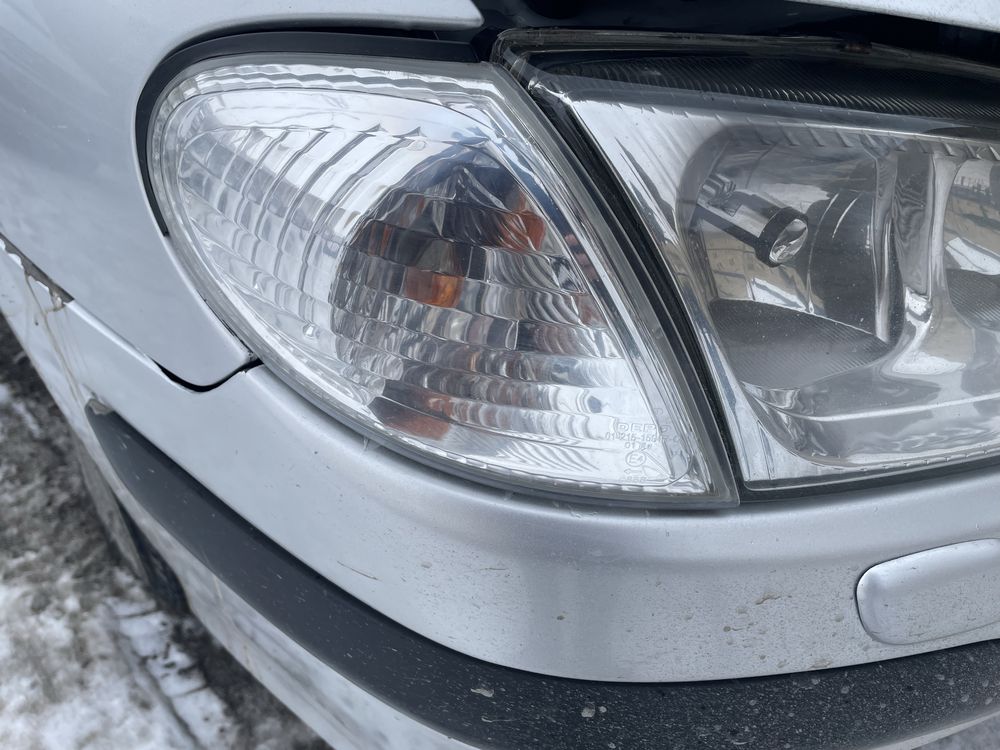 Продам фары и поворотники на almera n16
