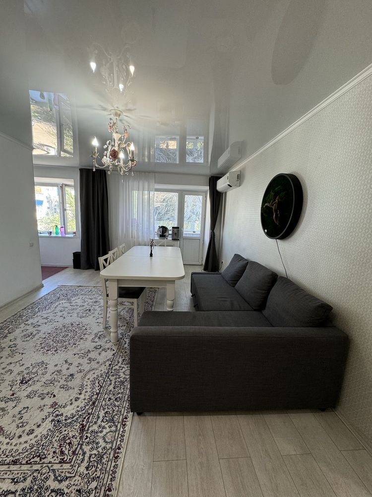 Продам 3-комнатную квартиру в центре