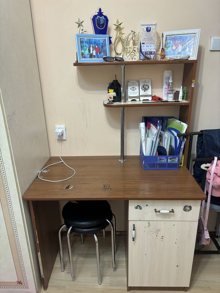 Письменный стол для школьника