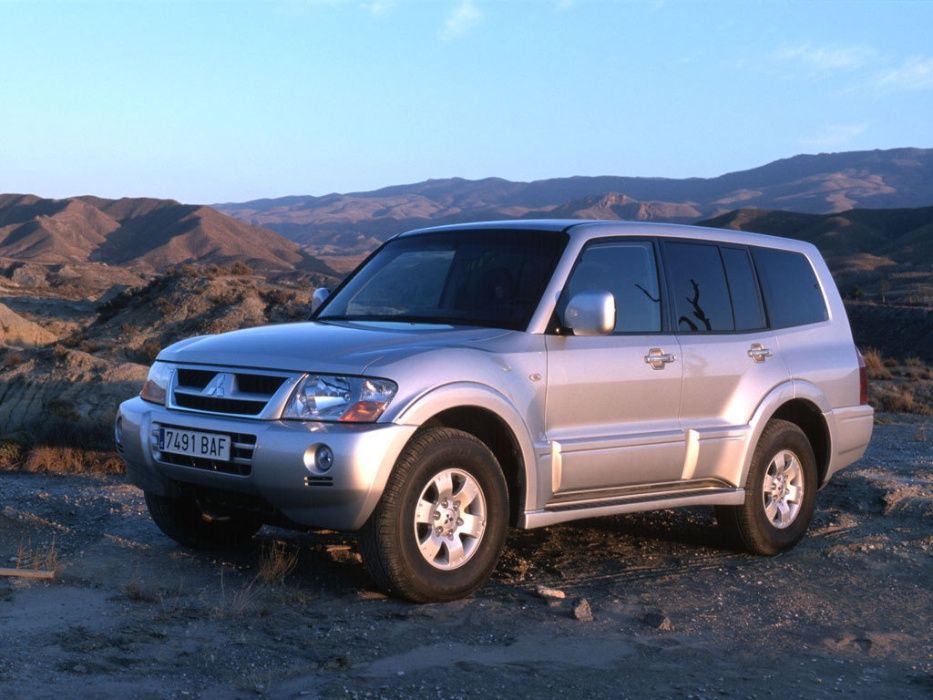 Бампер/Туманка/Фонарь на Mitsubishi Pajero 3 03-06/ Митсубиси Паджеро