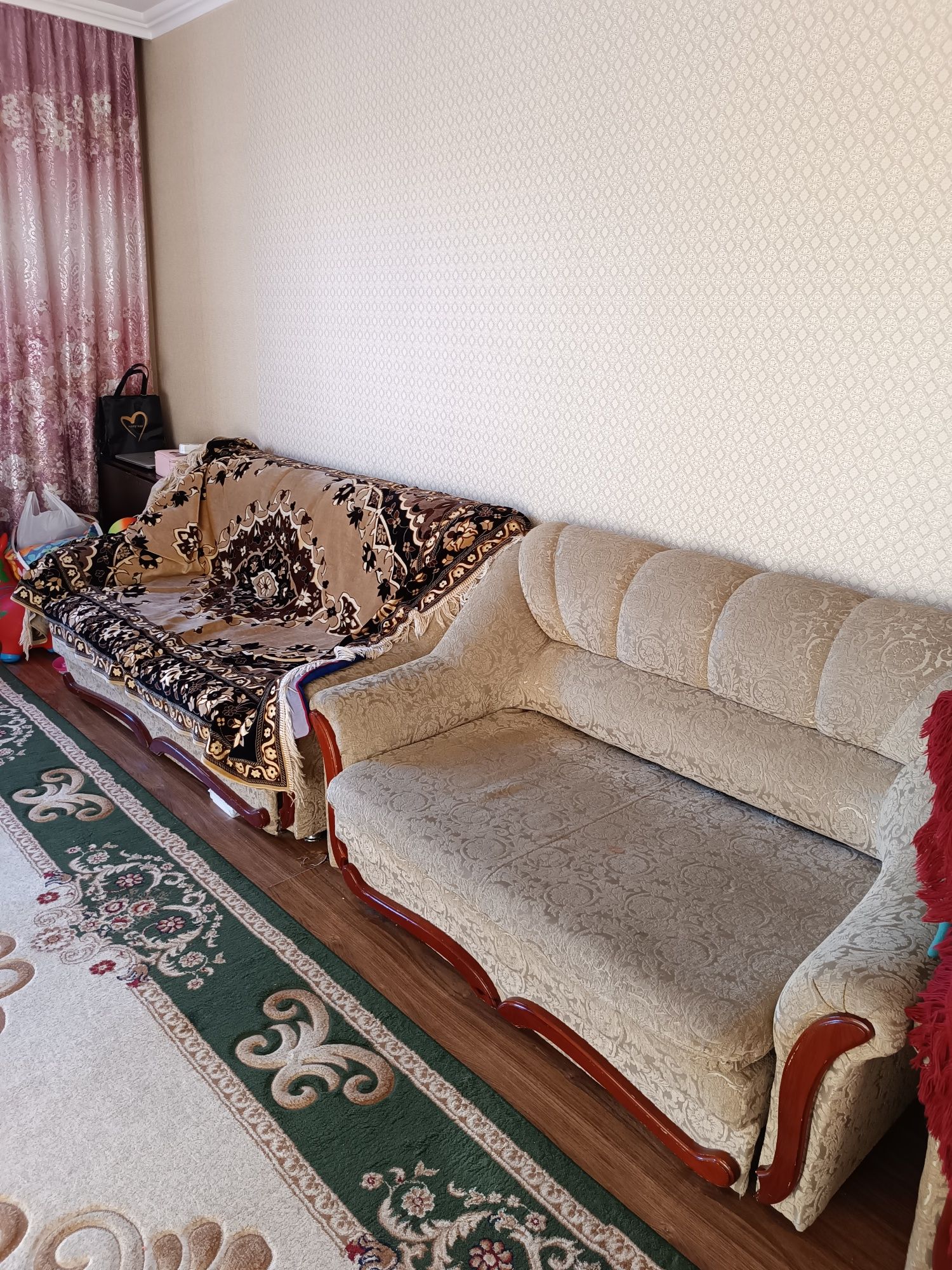 Продаю диван, софа и кресло. Цена 40000, договорная