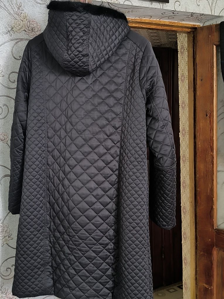 Продам пальто осенние