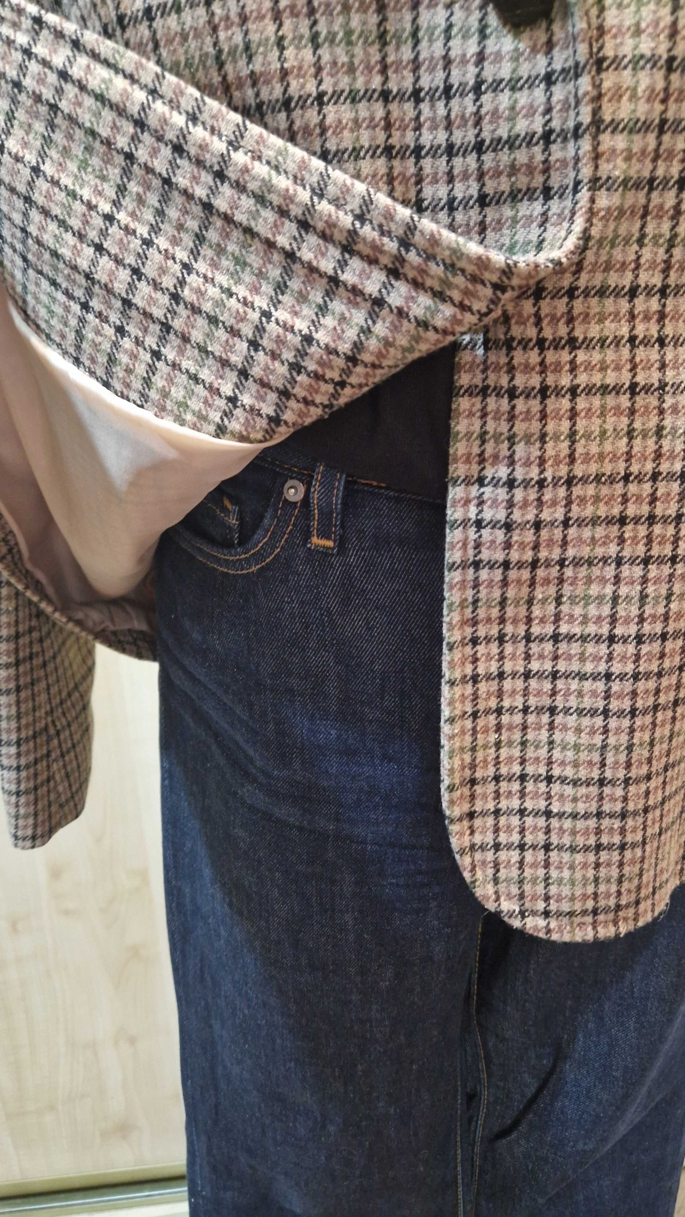 Продам женские классические джинсы Levis