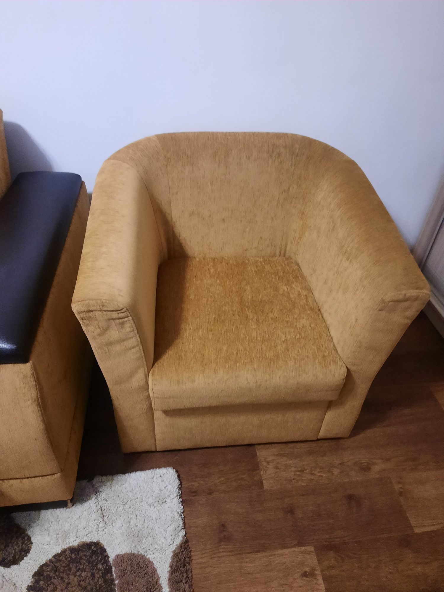 Продам диван и 2 кресла