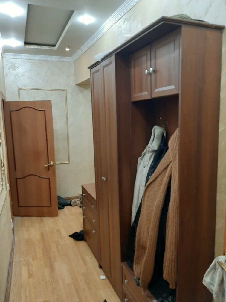 Продам срочно прихожую б/у в хорошем состоянии