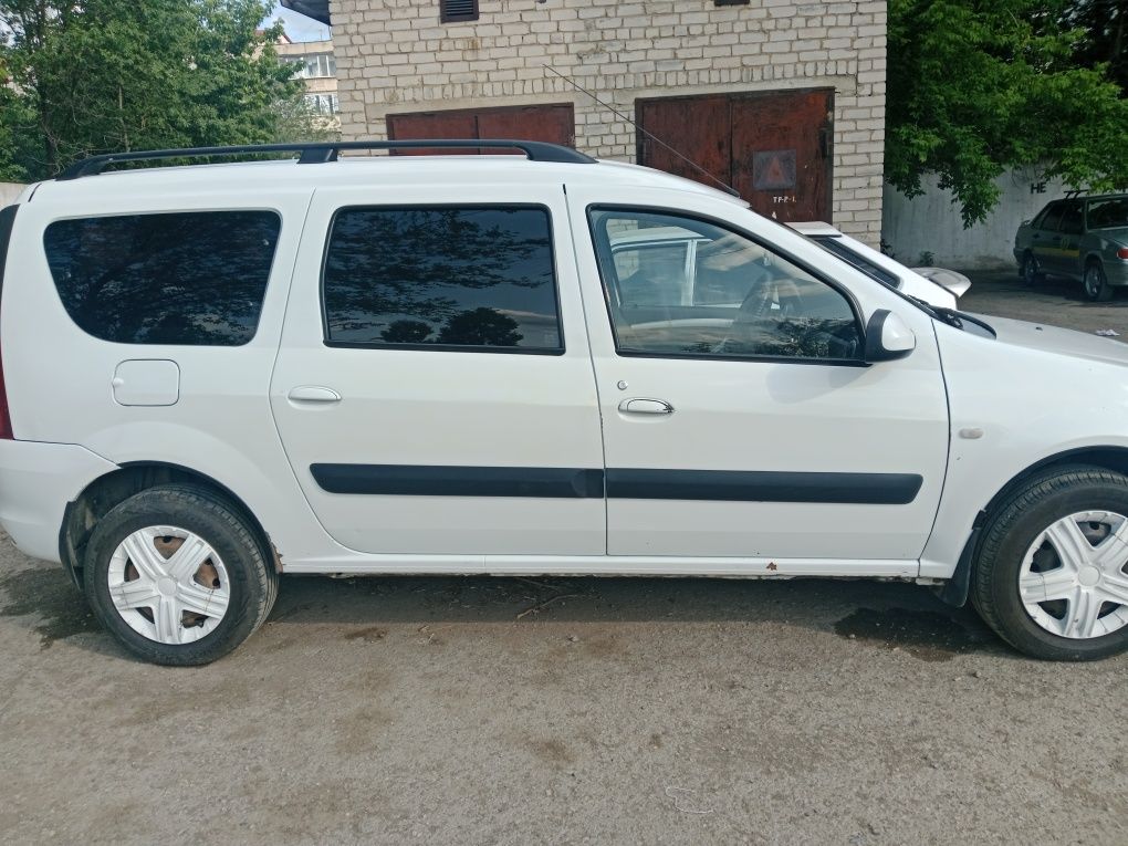 Продам Ларгус 2014г