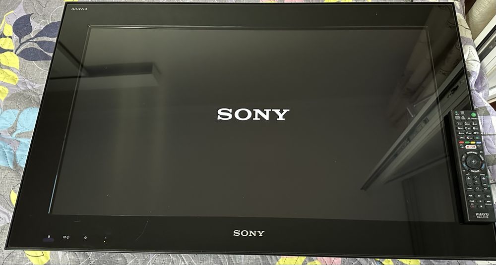 телевизор в хорошем состояний sony