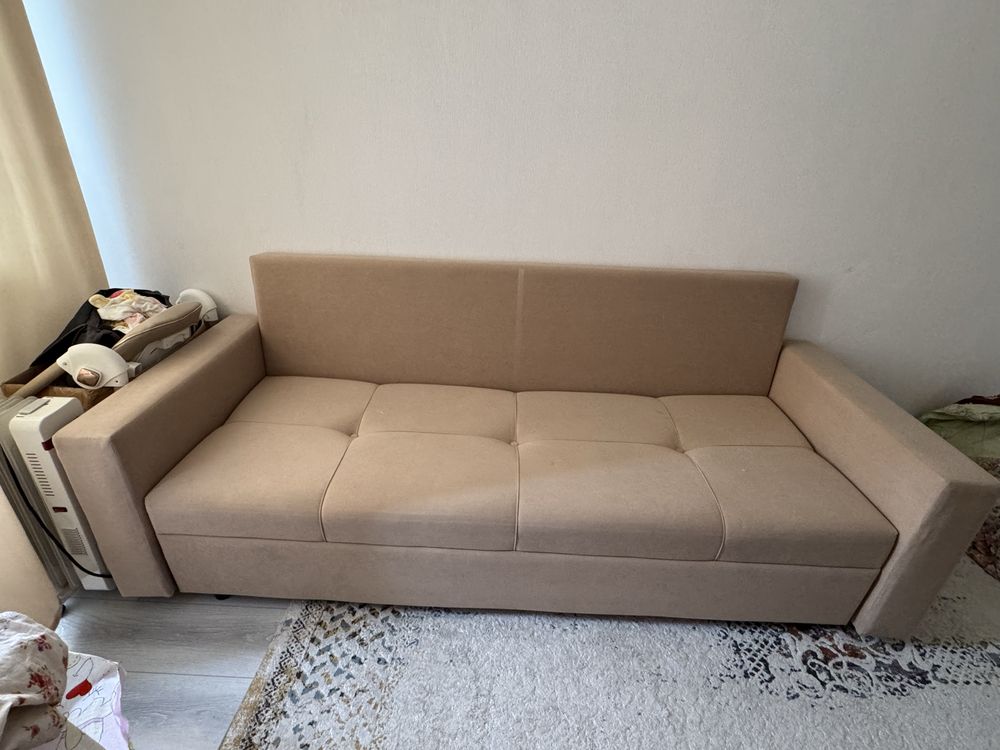 Срочно продам диван с подушками