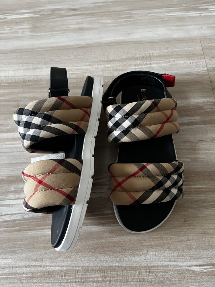 Сандали Burberry 34 размер